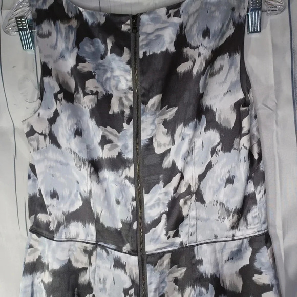 Ann Taylor floral sleveeless dress - Picture 10 of 11